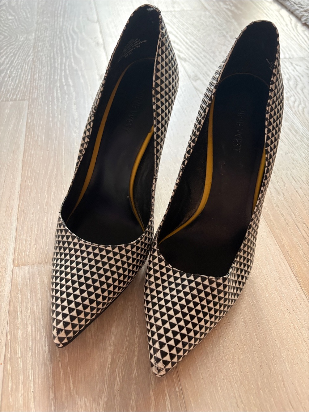 Nine West Black & White Triangle-Print Pointed Toe Pumps